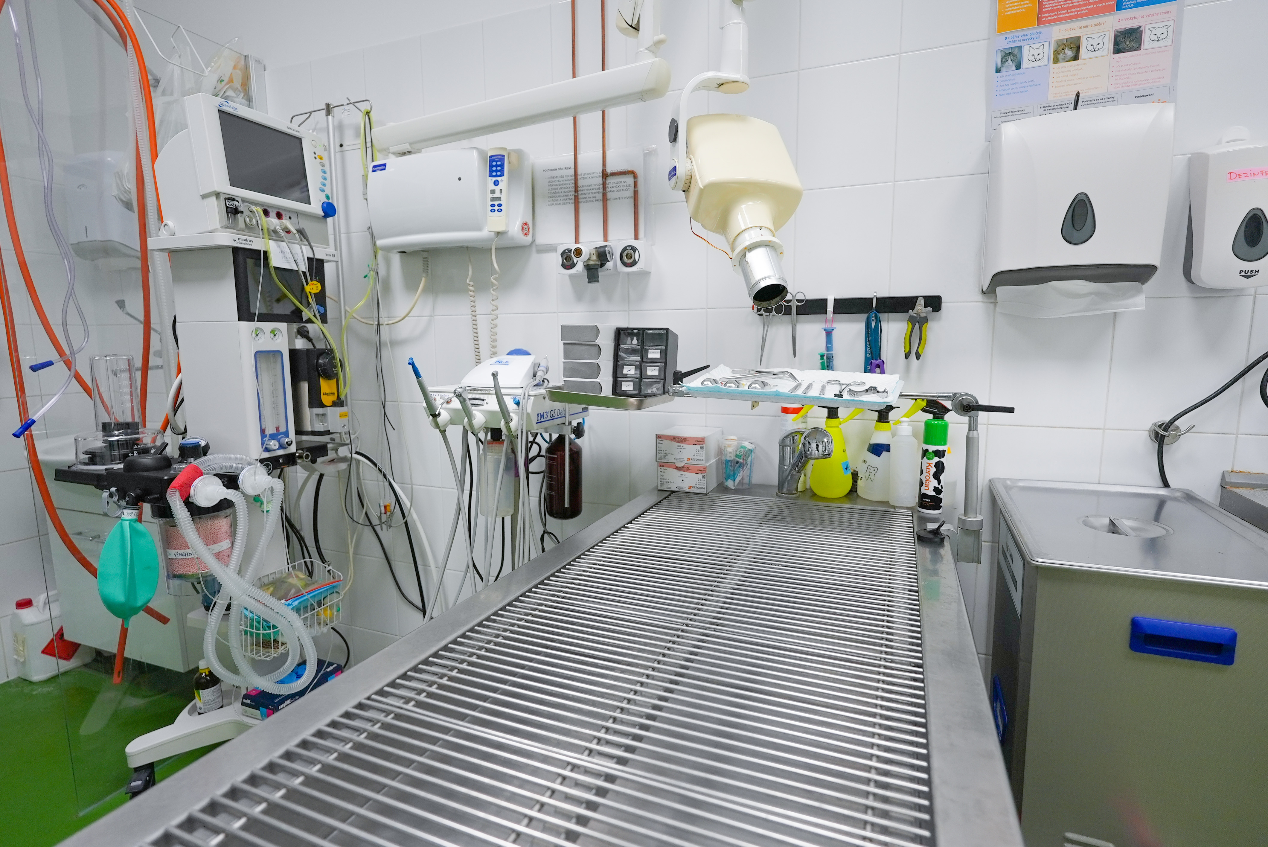 Stomatologické pracoviště s rentgenem a ultrazvukem