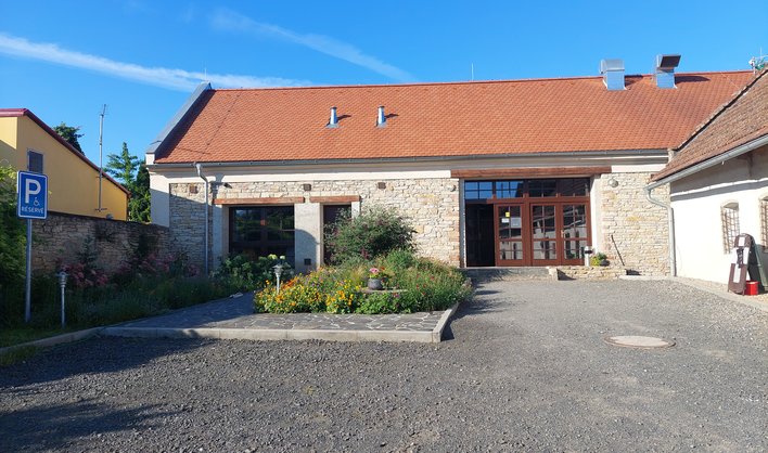 Venkovní fotografie veterinární kliniky Maradovi